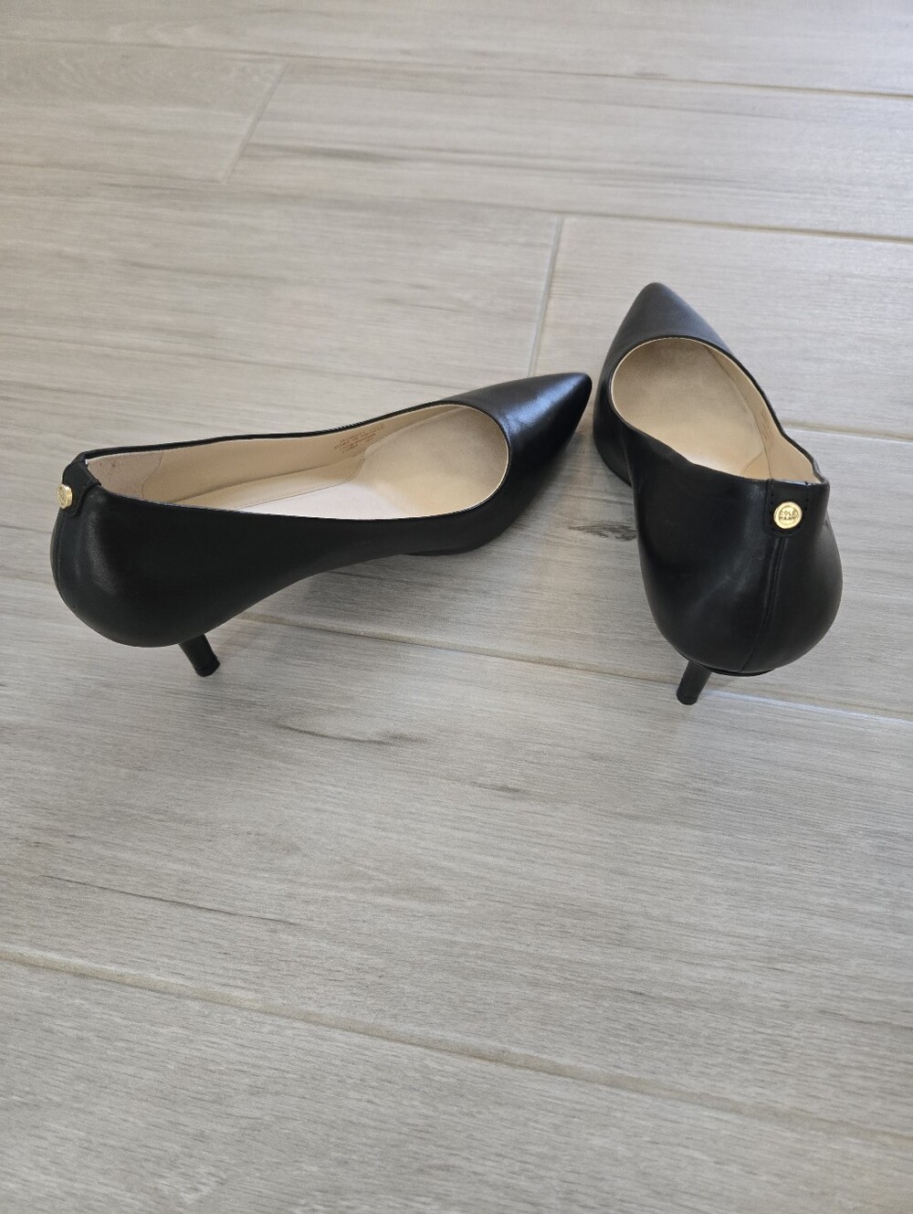 Cole Haan Go-To Black Leather Pointed Toe Kitten Heel Pumps Size 7.5B - Picture 6 of 8